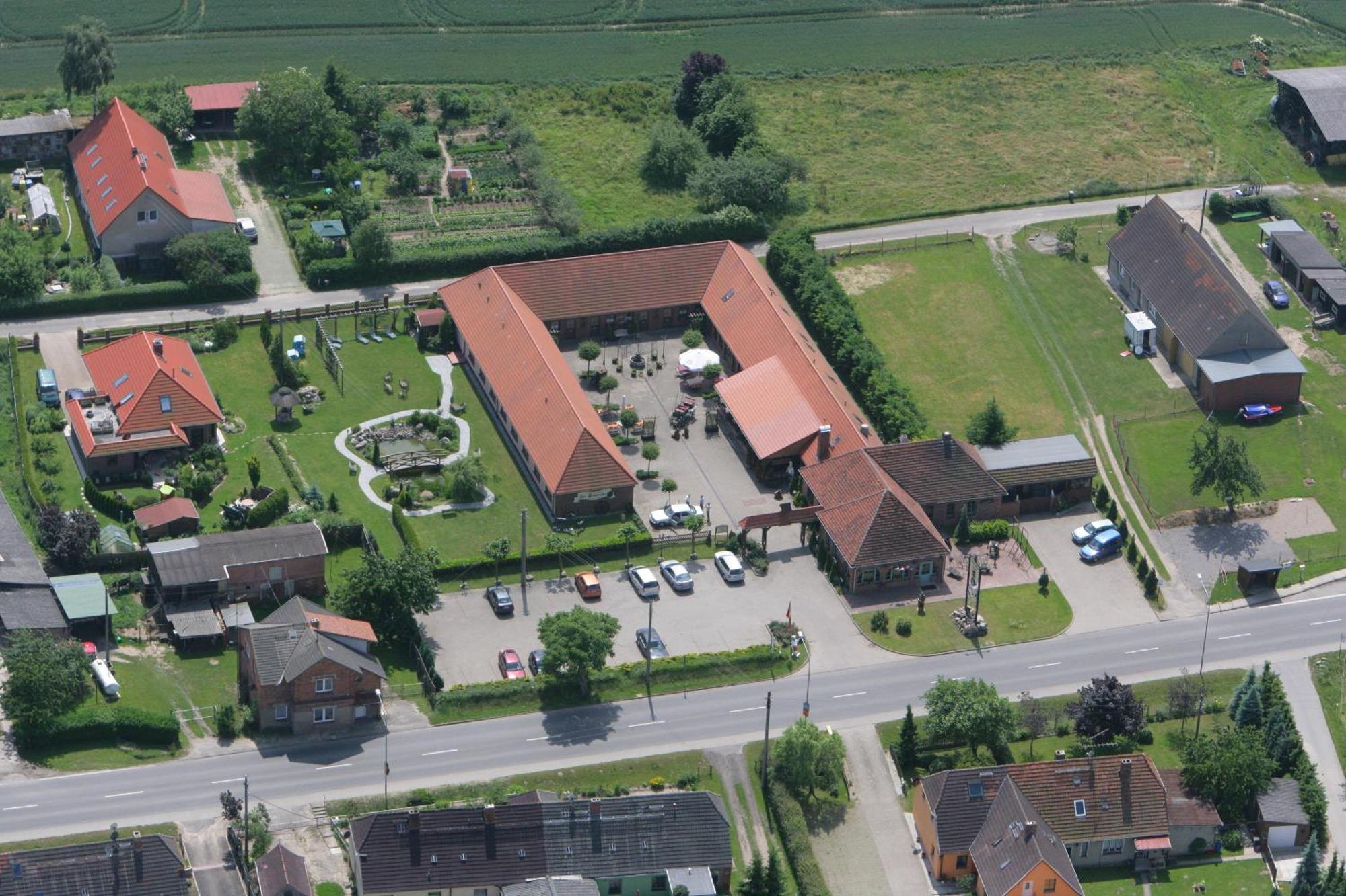 Landhotel Zur Schmiede Gohren-Lebbin Bagian luar foto