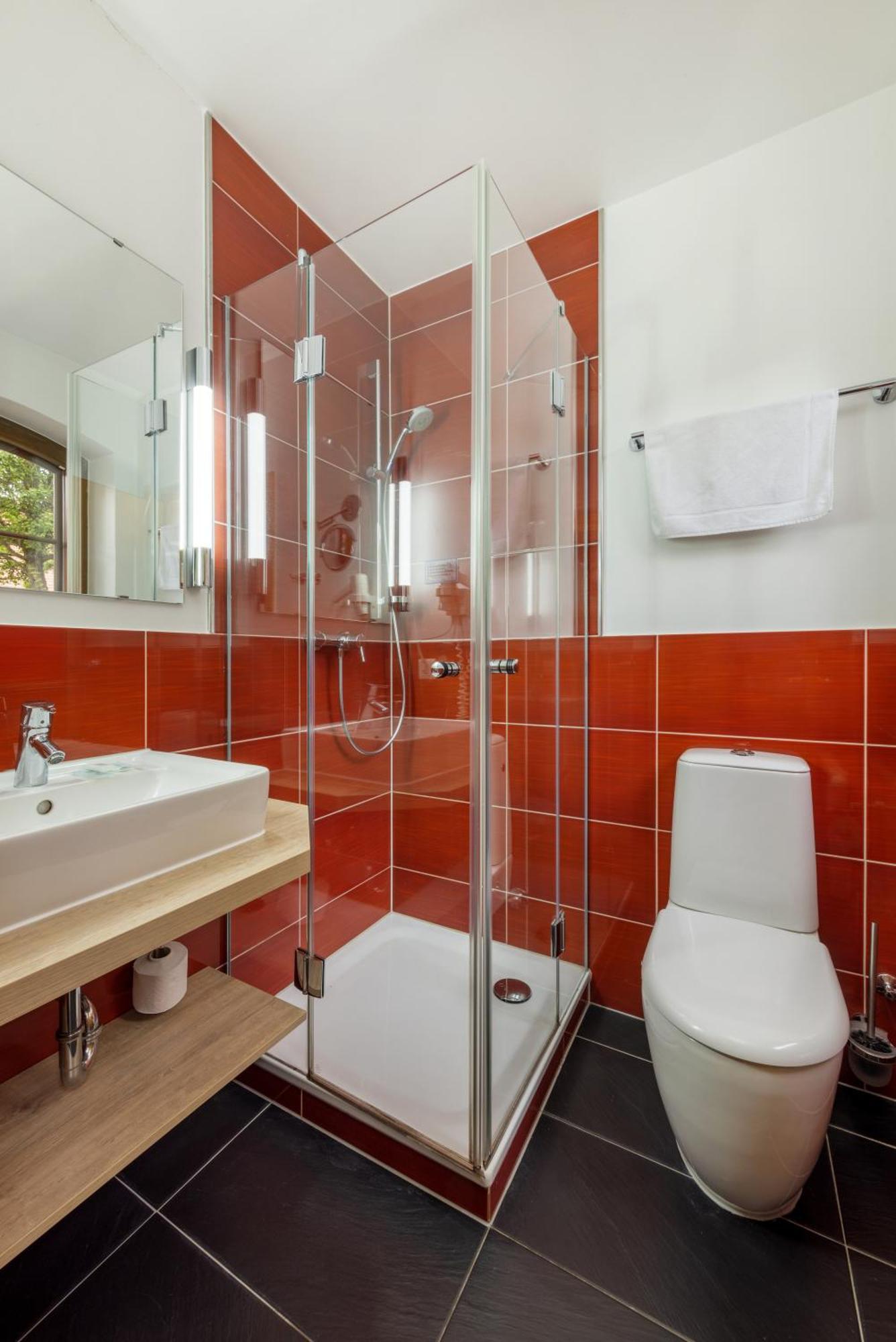 Landhotel Zur Schmiede Gohren-Lebbin Bagian luar foto